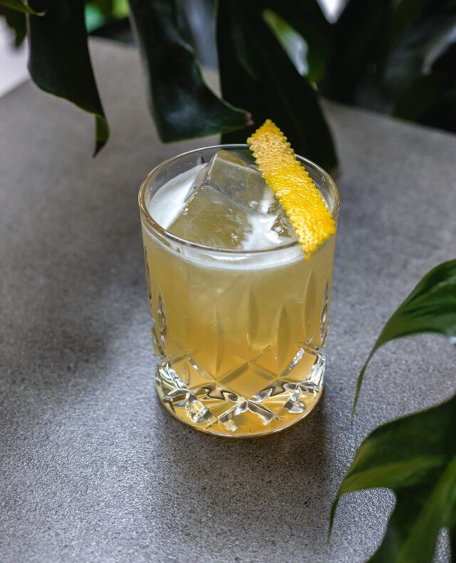 Whiskey Sour "AsianStyle"⁠
#asianrestaurantstuttgart #baoburger  #banhmi #banhmiandbubbles  #veganesrestaurantstuttgart⁠
#asianfood #japanesefood #sushilover #barstuttgart⁠
#veganfood #veggies #plantbased⁠
#friedchicken #instafood #burgerlover