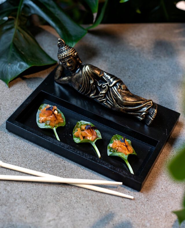 Asian Vegan Lachstatar ⁠
#asianrestaurantstuttgart #baoburger  #banhmi #banhmiandbubbles  #veganesrestaurantstuttgart #barstuttgart⁠
#asianfood #japanesefood #sushilover⁠
#veganfood #veggies #plantbased⁠
#friedchicken #instafood #burgerlover