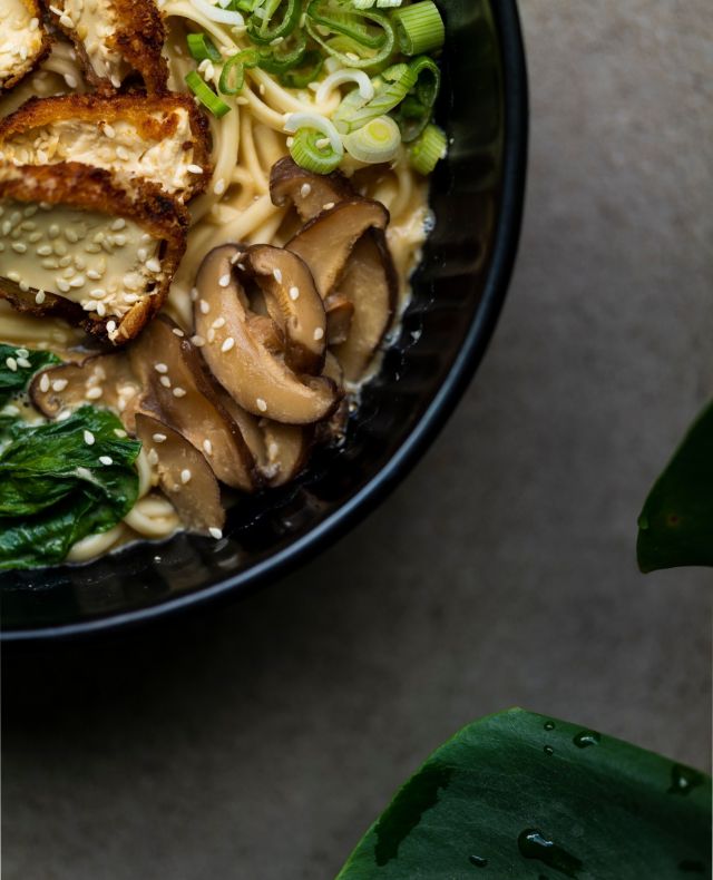 Miso Vegan Ramen Soup with Crunchy Tofu ⁠
⁠
#asianrestaurantstuttgart #banhmiandbubbles  #veganesrestaurantstuttgart #marcelwanek⁠
#banhmistuttgart #ramenstuttgart #eventlocationstuttgart
